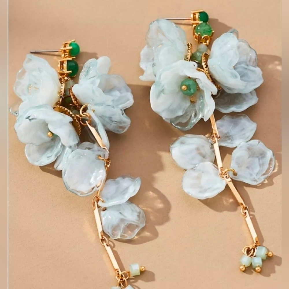 💚▪️Piper K ▪️Gold Tone dyed Quartz Floral Cascading Earrings